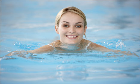 Πολλαπλά τα οφέλη για την υγεία από την άσκηση στο νερό