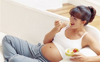 Η διατροφή της εγκύου τους καλοκαιρινούς μήνες