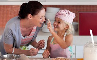 Η ενασχόληση των παιδιών με τη μαγειρική βελτιώνει τη διατροφή